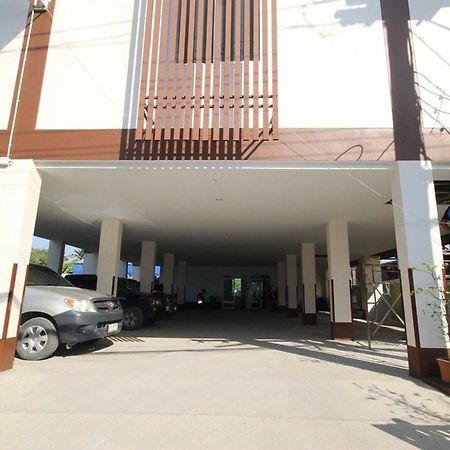 Siriwat Apartment Csiangmaj Kültér fotó